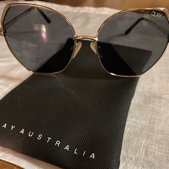 Quay Australia Sunglasses - Picture 3 of 9